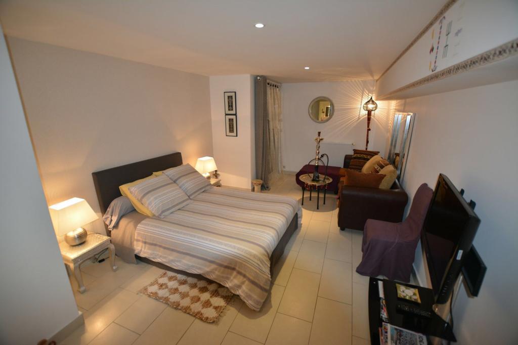 Maison d'hôtes Les Coudreaux Rueil-Malmaison Extérieur photo
