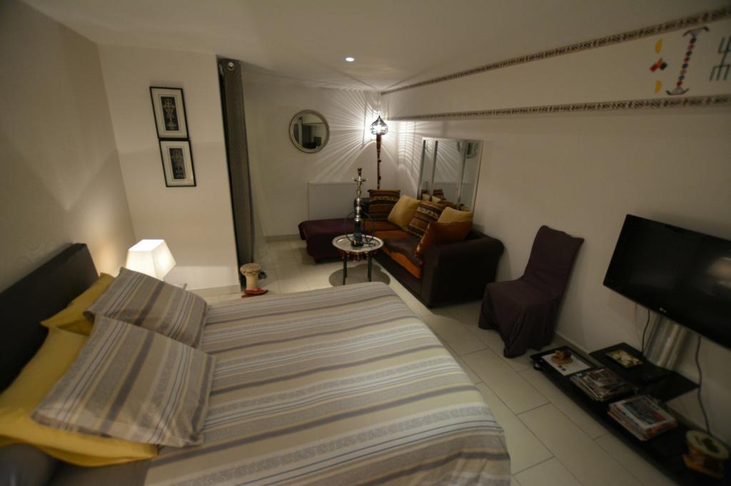 Maison d'hôtes Les Coudreaux Rueil-Malmaison Extérieur photo