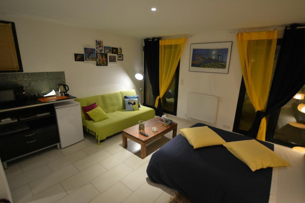 Maison d'hôtes Les Coudreaux Rueil-Malmaison Extérieur photo